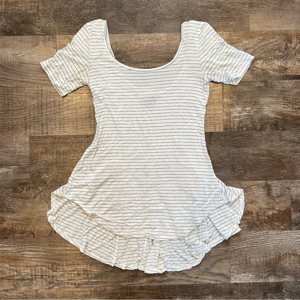 Daytrip Horizontal Striped Flowy Top With Low Back Size XS
